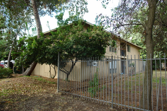 828 W Sacramento Ave in Chico, CA - Building Photo - Building Photo