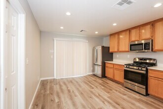 8328 N Highland Ranch St in Las Vegas, NV - Building Photo - Building Photo
