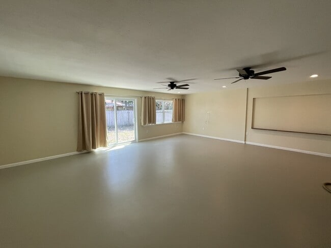 6185 Deming Ave in North Port, FL - Building Photo - Building Photo