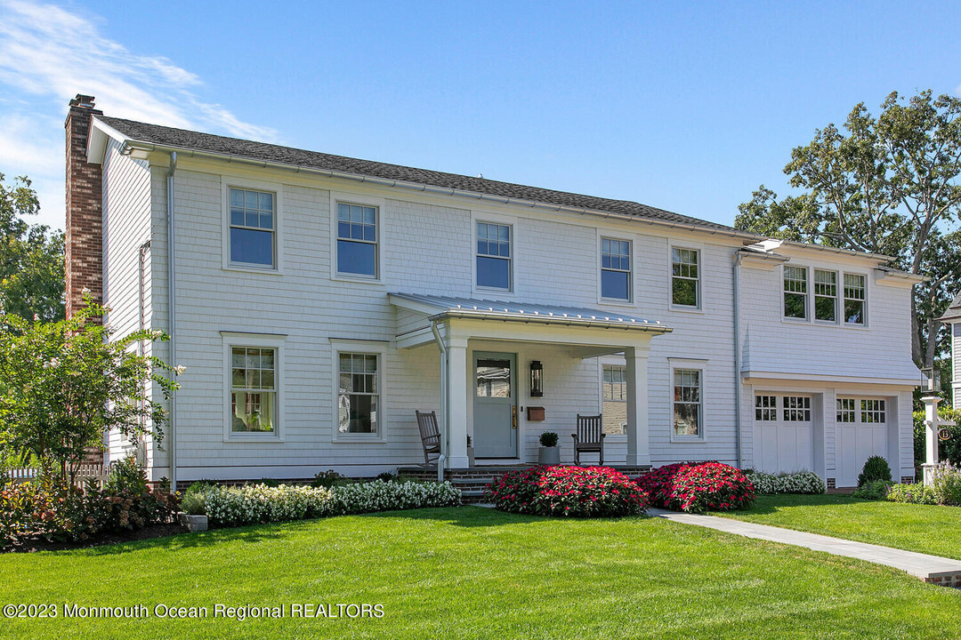 13 Glenwood Pl in Spring Lake, NJ - Building Photo