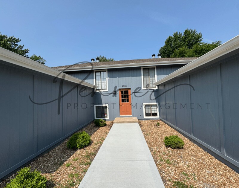 2701 NW 5th St in Blue Springs, MO - Building Photo