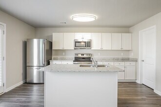 317 Nutwood Trce in Locust Grove, GA - Building Photo - Building Photo