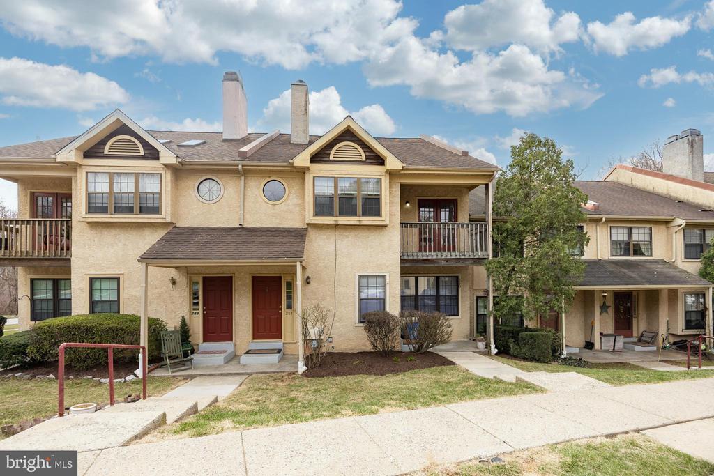 251 Walnut Springs Ct in West Chester, PA - Building Photo