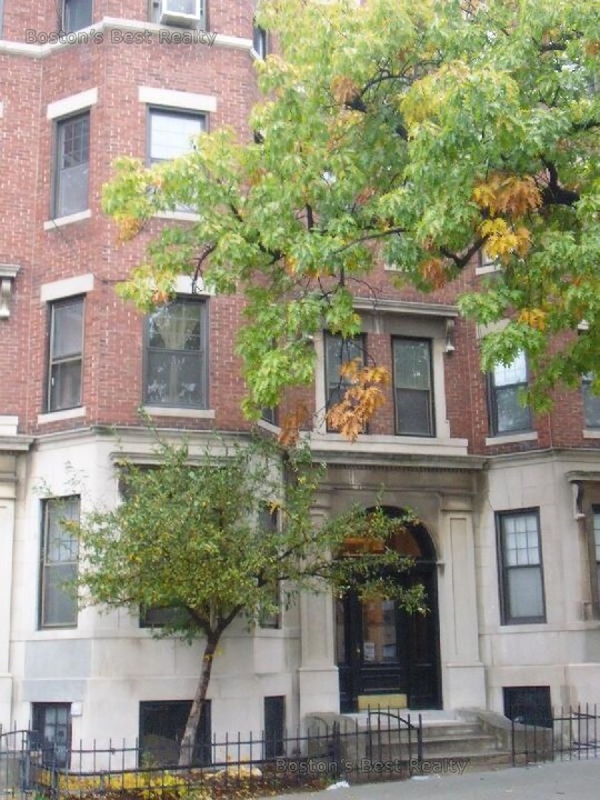 1157 Commonwealth Ave, Unit 8 in Boston, MA - Building Photo