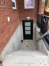 104 Bernard Ave in Richmond Hill, ON - Building Photo - Building Photo