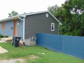 121 Redwood Rd in Columbia, MO - Building Photo - Building Photo