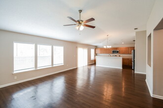 2267 Brian Lakes Dr E in Jacksonville, FL - Building Photo - Building Photo