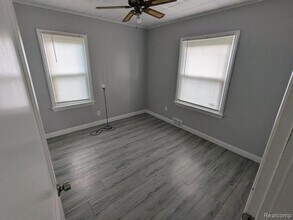 21103 Nummer St in Warren, MI - Building Photo - Building Photo