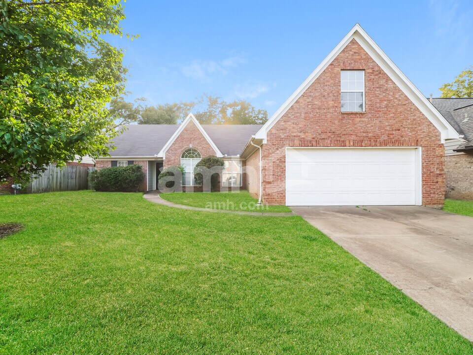 5767 Kuykendall Dr in Southaven, MS - Foto de edificio