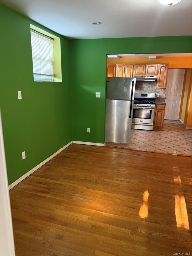 54-01 69th St in Queens, NY - Building Photo - Building Photo