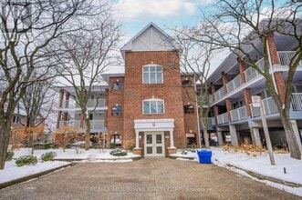 101 Bristol Rd E in Mississauga, ON - Building Photo - Building Photo