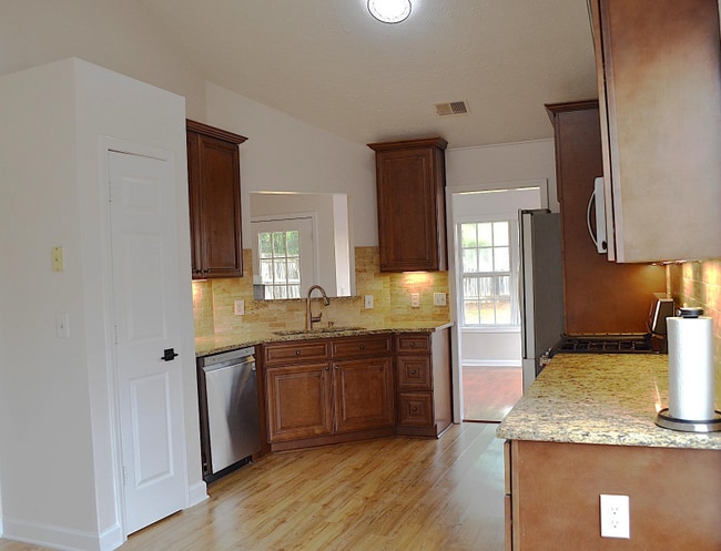 282 Ellesmere Ct in Sugar Hill, GA - Building Photo - Building Photo