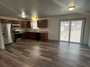 1207 S Hartford Ave in Russellville, AR - Building Photo - Building Photo