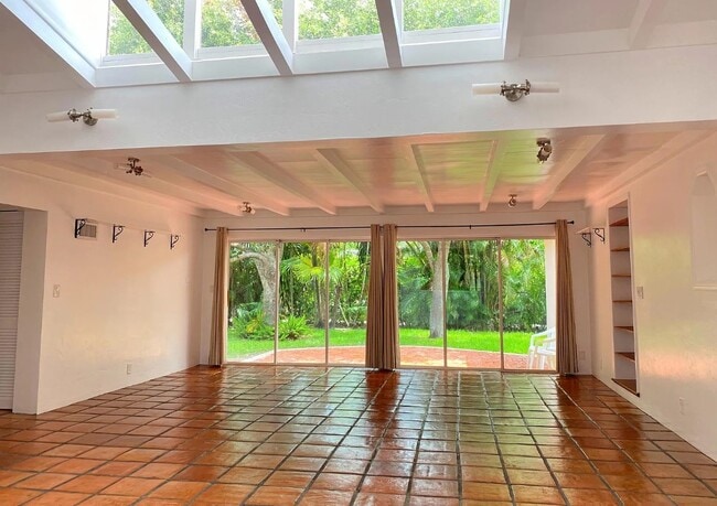 229 NE 101st St in Miami Shores, FL - Building Photo - Building Photo