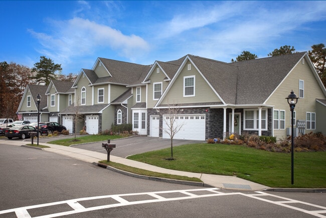 Fairfield Townhouses At Ridge in Ridge, NY - Building Photo - Building Photo