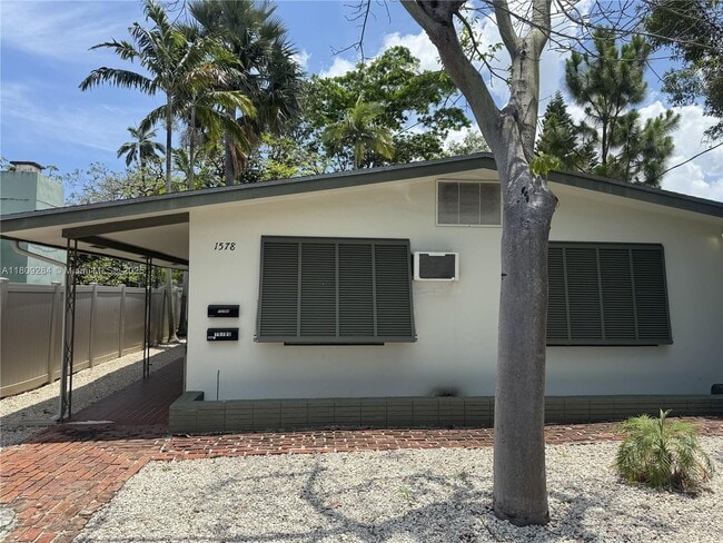property at 1578 NE 33rd St