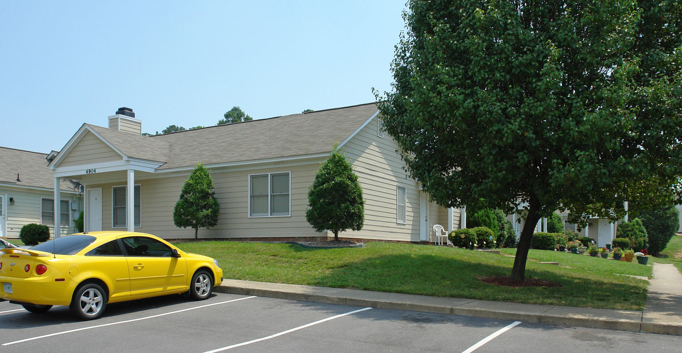 4904 Hoyle Dr in Raleigh, NC - Building Photo