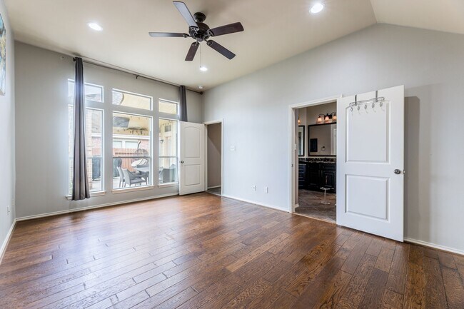 10923 Starling Creek Dr