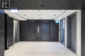 11 Walmer Rd in Toronto, ON - Building Photo - Building Photo