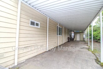 19505 129th Ave NE in Bothell, WA - Building Photo - Building Photo