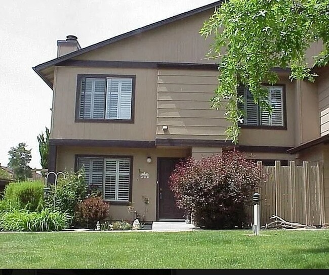 4717 Reggie Rd in Reno, NV - Foto de edificio - Building Photo
