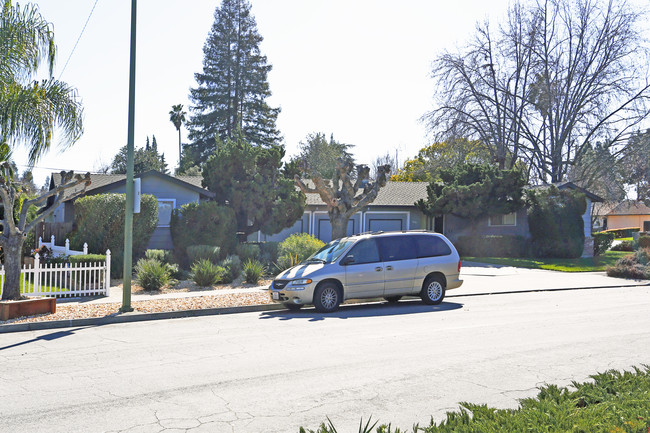 994 Goodwin Ave in San Jose, CA - Foto de edificio - Building Photo