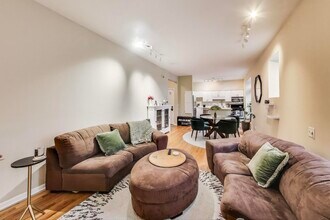 1640 W Diversey Pkwy in Chicago, IL - Building Photo - Building Photo