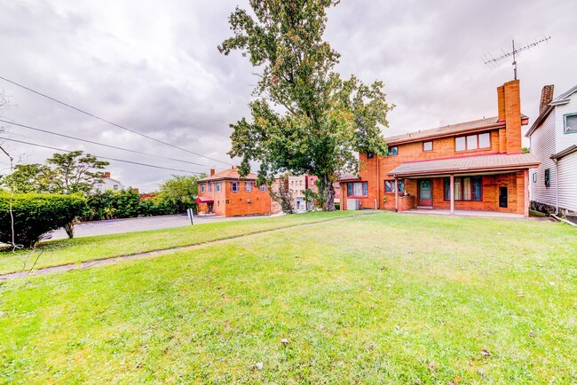 property at 616 E Warrington Ave