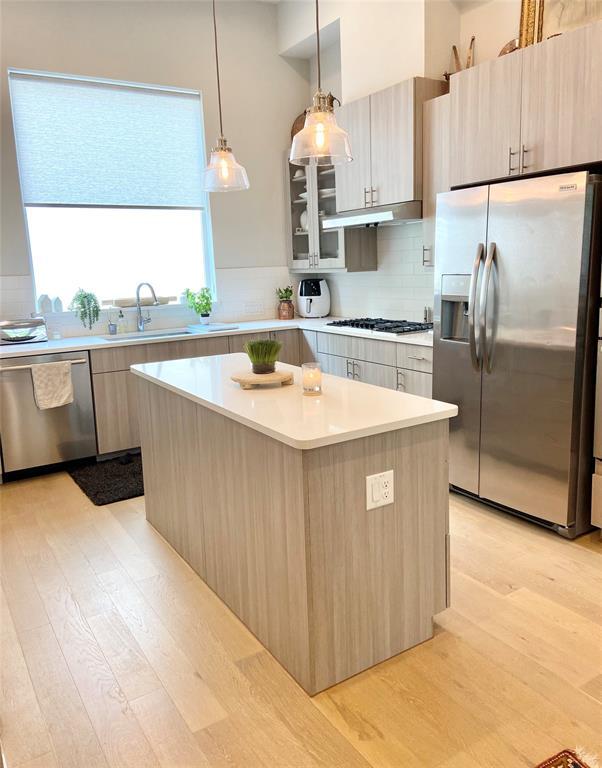 property at 1411 Town Creek Dr