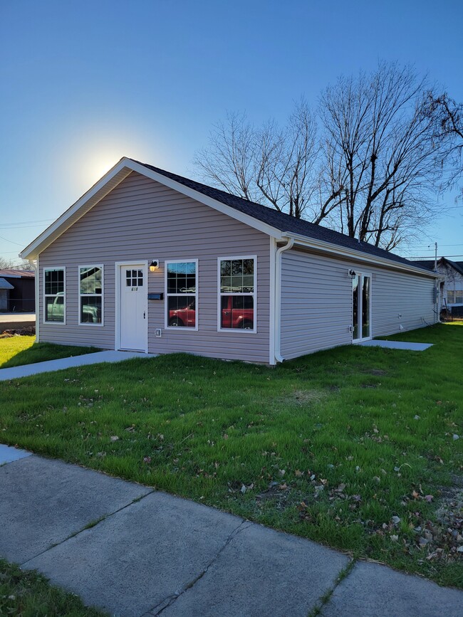 618 N Tom St in Webb City, MO - Building Photo - Building Photo
