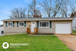 1517 Ville Rosa Ln in Hazelwood, MO - Building Photo
