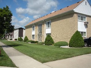 Alexander Park Place Apartments - 31134 Pardo in Garden City, MI - Building Photo - Building Photo
