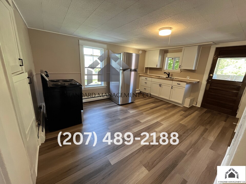 77 North St-Unit -Unit 3 in Waterville, ME - Foto de edificio