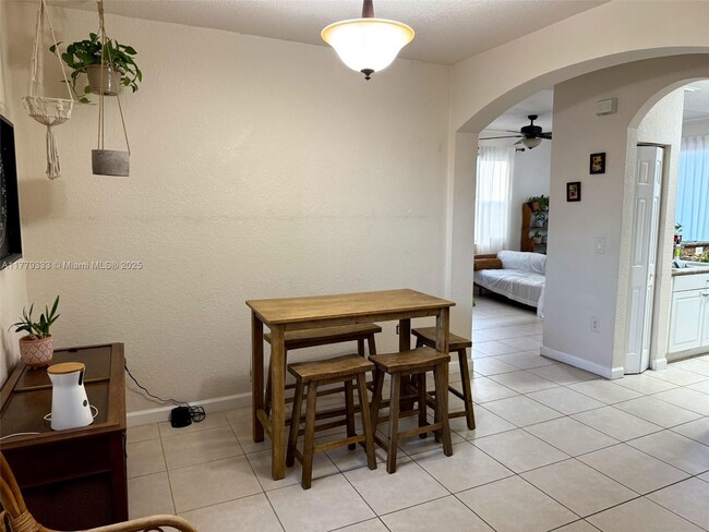 2929 SE 2nd St in Homestead, FL - Building Photo - Building Photo