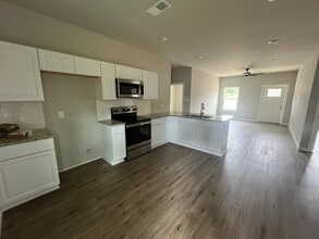 11682 State Hwy 64 in Tyler, TX - Building Photo - Building Photo