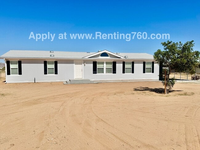60382 Stearman Rd in Landers, CA - Building Photo - Building Photo