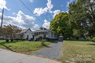 623 W Cemetery St in Salisbury, NC - Building Photo - Building Photo