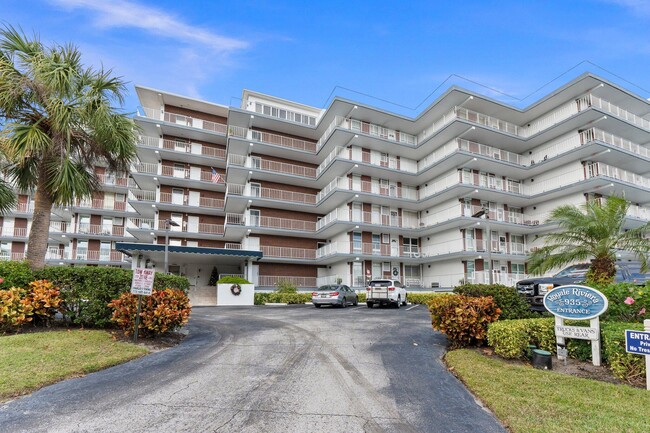 935 E Causeway Blvd in Vero Beach, FL - Building Photo - Building Photo
