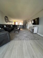 1561 NE 12th Ter in Jensen Beach, FL - Building Photo - Building Photo