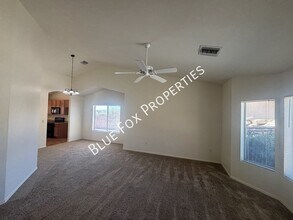 270 E Shore Cliff Pl in Oro Valley, AZ - Building Photo - Building Photo