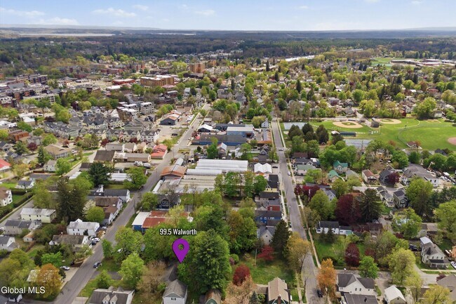 99 1/2 Walworth St in Saratoga Springs, NY - Building Photo - Building Photo