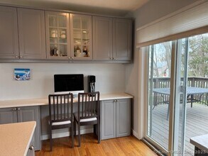 72 Ocean View St in New Haven, CT - Building Photo - Building Photo