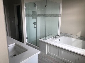 16353 Veridian Cir in San Diego, CA - Building Photo - Building Photo