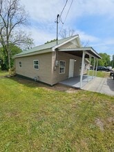 182 Hughes St in Toccoa, GA - Building Photo - Building Photo