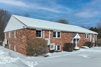 Crosshill Housing in Dover, NH - Foto de edificio - Building Photo