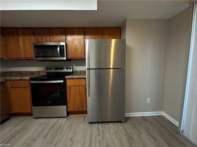 3607 Chimney Creek Dr in Virginia Beach, VA - Building Photo - Building Photo