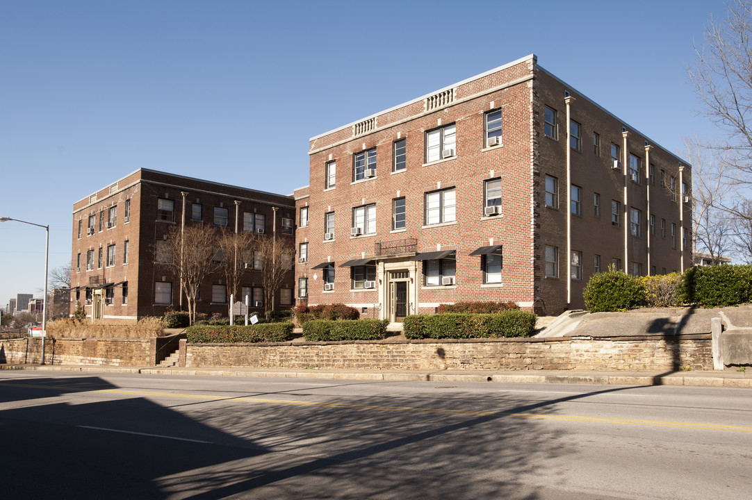 Park Manor in Birmingham, AL - Building Photo