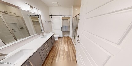 15501 N Dial Blvd, Unit B1 in Scottsdale, AZ - Building Photo - Building Photo