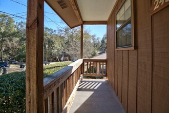 2454 Wren Hollow Dr in Tallahassee, FL - Building Photo - Building Photo