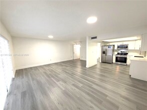 7155 W 2nd Way, Unit 0 in Hialeah, FL - Building Photo - Building Photo
